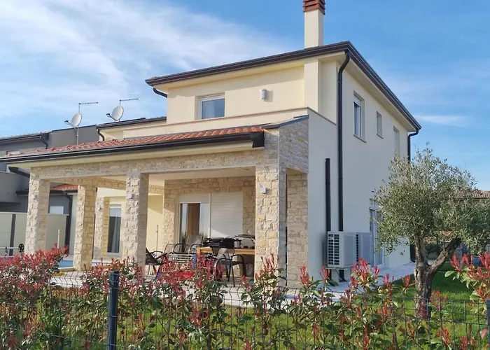 Villa Robert Kastelir